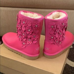 Ugg Boots for Girls Classic Short Petal